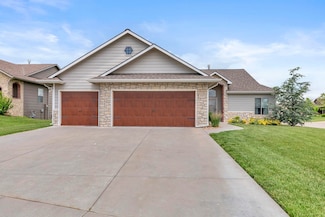 2767 N Woodridge Ct, Wichita, KS 67226