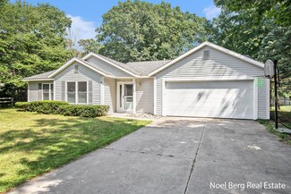 19136 Pine Grove Ct, Spring Lake, MI 49456