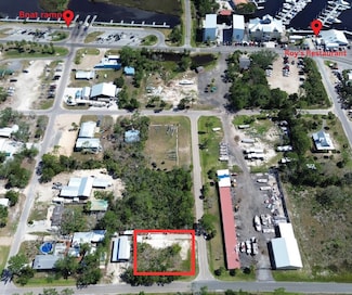 14 NE Main St, Steinhatchee, FL 32539