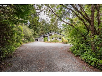 88445 Trout Pond Ln, Bandon, OR 97411