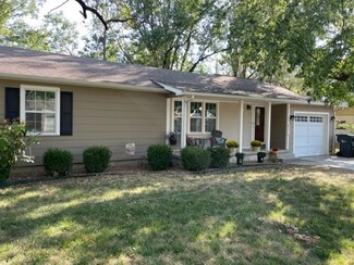 1305 W 9th St, Newton, KS 67114