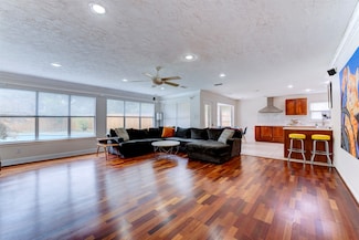 5638 Long Creek Ln, Houston, TX 77088