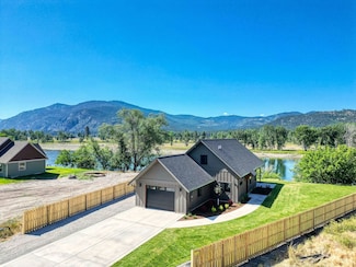 309 Stanton St, Plains, MT 59859
