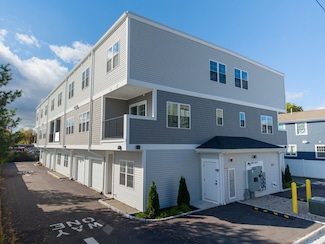 889 Grinnell St Unit 2, Fall River, MA 02721