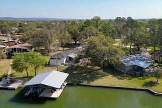 286 E Lakeshore Dr, Sunrise Beach Village, TX 78643