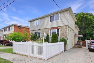 5 Clove Way, Staten Island, NY 10301