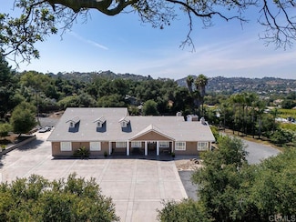 10166 Rancho Roble Rd, Escondido, CA 92026
