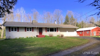 702 Dalton Rd, Skandia, MI 49885