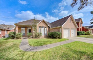 13130 Georgetown Dr, Sugar Land, TX 77478