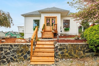 1301 14th St, Anacortes, WA 98221
