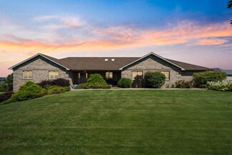 8501 Kane Rd, Dubuque, IA 52003