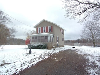 1807 Spafford Rd, Phelps, NY 14532