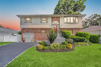 5 Tomes Ave, Farmingdale, NY 11735