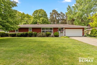 534 Woodland Dr, Holland, MI 49424
