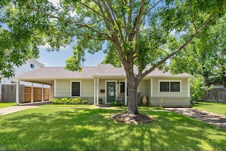 1402 Hewitt Dr, Houston, TX 77018