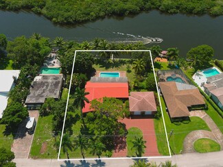 6622 Paul Mar Dr, Lake Worth, FL 33462
