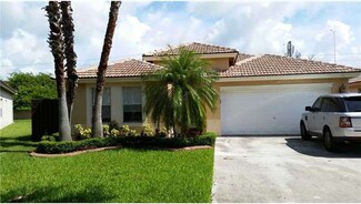 14421 N Royal Cove Cir, Davie, FL 33325