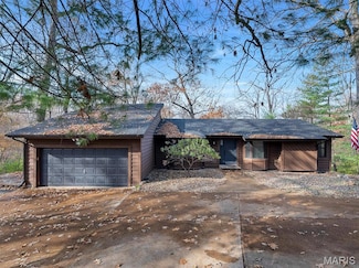 1365 Hillsboro Rd, High Ridge, MO 63049