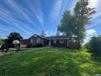 3513 Pershing Blvd, Clinton, IA 52732