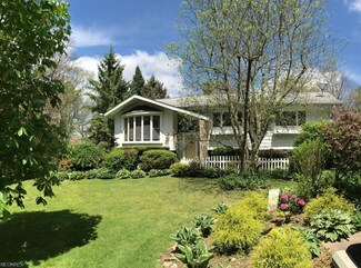 441 Comet Ln, Clinton, OH 44216