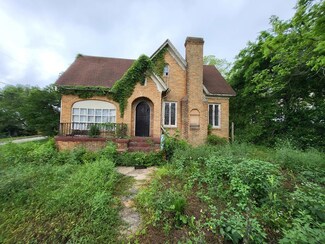1501 N Jackson St, Palestine, TX 75803