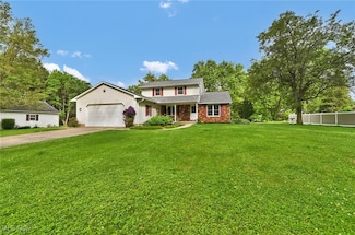 1065 Sunshine Ct, Grafton, OH 44044