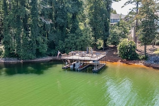 3441 Shoreland Dr, Buford, GA 30518
