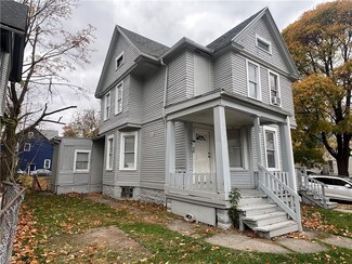 31 Harris St, Rochester, NY 14621