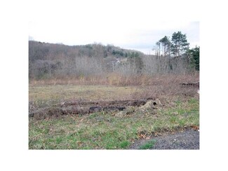 7050 Collins Rd, Jamestown, PA 16134