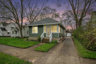 316 W 20th St, Holland, MI 49423