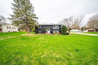 1474 Aldrich Ct, Faribault, MN 55021