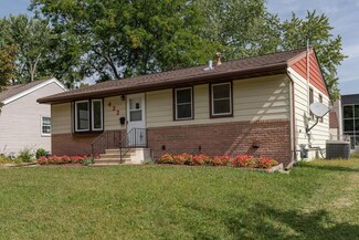 422 36th Ave NW, Rochester, MN 55901