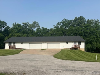 1747 Bay Ave, Hannibal, MO 63401