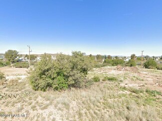 20592 E Ash Creek Rd, Cordes Lakes, AZ 86333