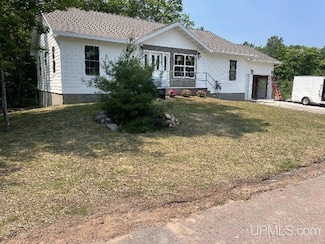 1922 Sherwood Dr, Houghton, MI 49931