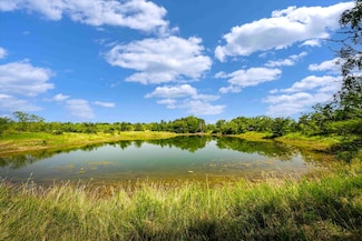 1324 Lcr 120, Axtell, TX 76624