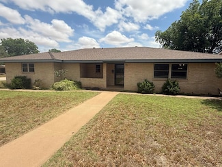 983 E 17th St, Colorado City, TX 79512