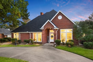 803 Williamsburg Dr, Ennis, TX 75119