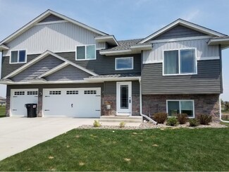 1614 Pinecone Ln, Mayer, MN 55360