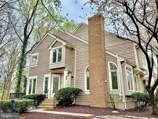 1128 Whitworth Ct, Herndon, VA 20170
