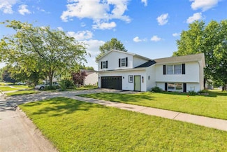203 W Dougherty Dr, Lone Tree, IA 52755