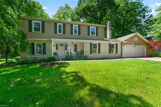 503 Hickory Hollow Dr, Canfield, OH 44406