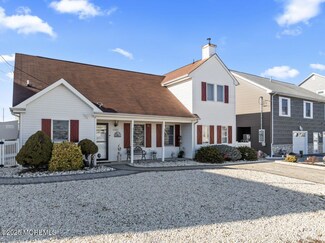 1302 Molokai Dr, Forked River, NJ 08731