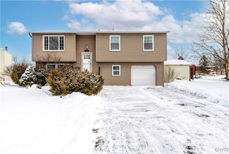7749 New Hope E, Liverpool, NY 13090