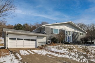 44 Valley View Dr, Endicott, NY 13760