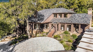 9 Berrybrook Hollow, Orinda, CA 94563