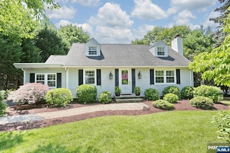 853 S Maple Ave, Glen Rock, NJ 07452