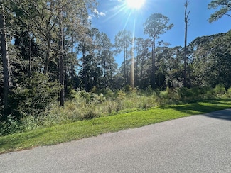 3857 Paradise Bay Dr, Gulf Breeze, FL 32563