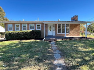 104 Hermitage Dr, Danville, VA 24541