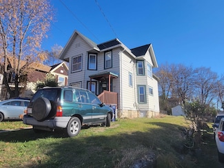 214 Pease Ct, Janesville, WI 53545